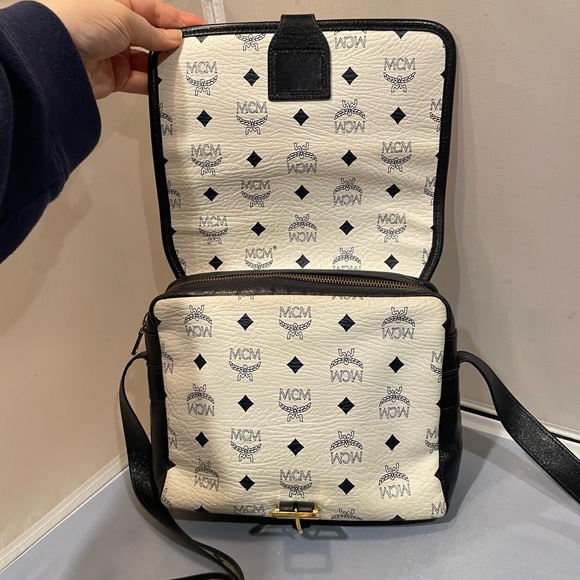 EUC MCM Patterned White & Black Crossbody Bag Purse VTG Gold HW Leather Auth!! - Picture 6 of 16